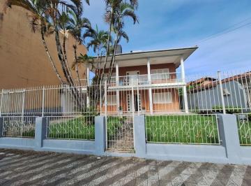 Casa · 240m² · 5 Quartos · 5 Vagas · Casa à venda - no Centro