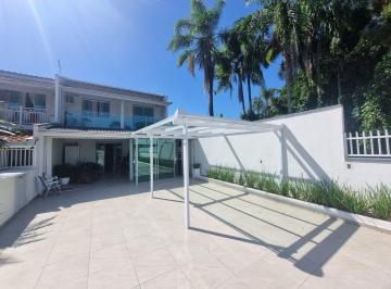 Sobrado à venda no Centro, Balneário Piçarras - SC · Casa Centro de Balneário Piçarras 500 metros da Praia