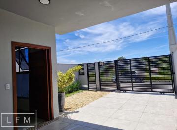Casa Venda 180m² de 3 quartos · casa com piscina em Barra Velha Sc
