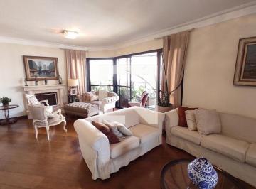 Localizado na vibrante cidade de São Paulo, este espaçoso apartamento oferece o · Apartamento à Venda - Perdizes, 3 Quartos, 180 m2