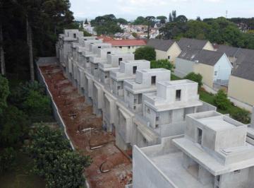 Casa de 4 quartos, Curitiba · Residencial Ravello – Triplex Premium no Xaxim: 179 m², 2 Suítes, Rooftop e Vista Deslumbrante