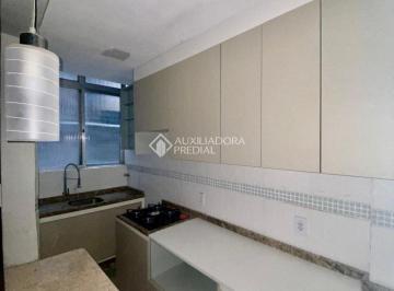 Apartamento · 55m² · 2 Quartos · Apartamento 2 dormitórios recentemente reformado, com sacada e ótima localização, no Centro