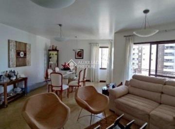Apartamento · 248m² · 4 Quartos · 3 Vagas · Apartamento 4 quartos, 1 suíte, 3 vagas no centro, Florianópoiis-SC.