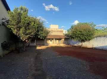 Casa de 2 quartos, Goiânia · Casa/Lote Setor Pedro com 439 m2