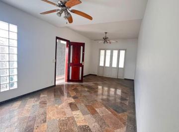Casa de 3 quartos, Cotia · Casa de 125 m² com 3 quartos em venda em Jardim da Glória