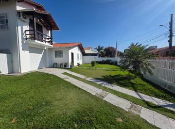 6144974e-48fe-4114-ba4b-17e8278a54ee · Sobrado para venda em Ingleses do Rio Vermelho com 3 quartos, sendo 1 suíte, 164m²