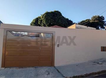Casa · 80m² · 3 Quartos · 5 Vagas · Casa para alugar em Vila Formosa (rubião Junior) de 80.00m² com 3 Quartos e 5 Garagens
