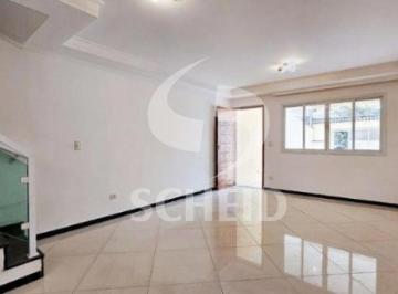 Casa · 120m² · 3 Quartos · 2 Vagas · Sobrado com 3 quartos sendo uma suíte, 2 vagas no Campo Grande.