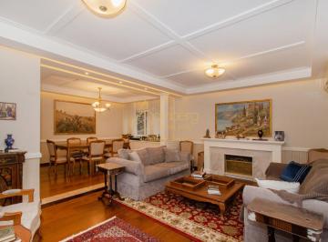 Casa · 360m² · 4 Quartos · 2 Vagas · Um refúgio provençal! Casa com 4 dormitórios, privacidade e segurança