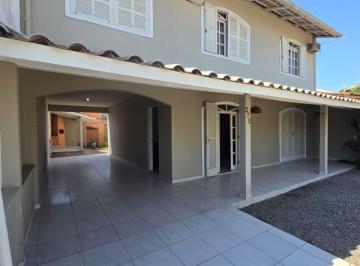 Casa · 4 Quartos · 2 Vagas ·
Sobrado averbado na Praia Alegre – Penha/SC | Aprox. 430 metros da