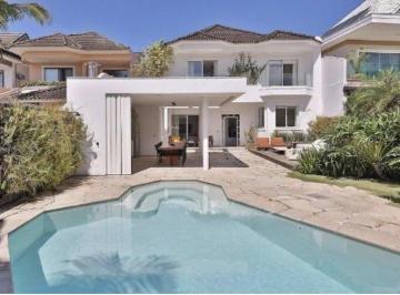 Casa · 441m² · 4 Quartos · 3 Vagas · 
                                Casa de Alto Padrão | 441 m² | 4 Suítes | Piscina | Barra da Tijuca
