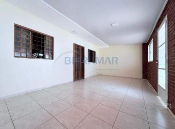Casa · 147m² · 2 Quartos · 3 Vagas · Casa de 2 quartos, sozinha no lote para alugar na QS 11 - Areal 