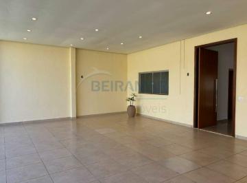 Apartamento · 250m² · 3 Quartos · 10 Vagas · Casa com 3 Quartos, 2 Suítes, Churrasqueira e Vaga de garagem na Vicente Pires. 