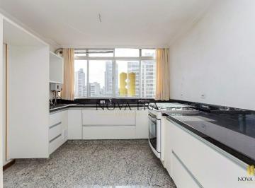 Apartamento · 248m² · 3 Quartos · 2 Vagas · Apartamento com 248.21 m², 3 quartos sendo 2 suítes à venda no bairro Centro/Batel.