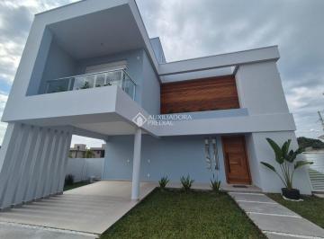 Casa · 226m² · 4 Quartos · 2 Vagas · Casa a venda alto padrão de 4 quartos, sendo 3 suítes - São João do Rio Vermelho / Florianópolis/SC