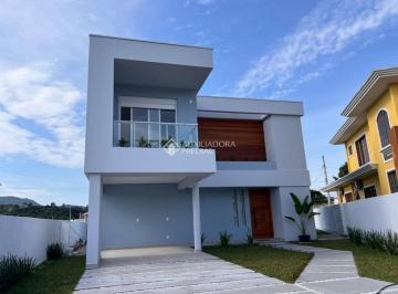 Casa · 226m² · 4 Quartos · 2 Vagas · Casa alto padrão de 4 quartos, sendo 3 suítes - São João do Rio Vermelho / Florianópolis/SC
