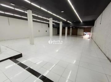 Comercial · 594m² · Loja disponível para locação no bairro Centro em Uberlândia-MG.