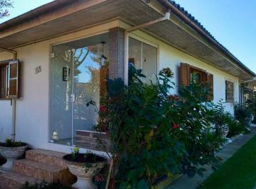 Casa · 254m² · 2 Vagas · CASA 3 DORMITÓRIOS COM EDÍCULA NO CENTRO