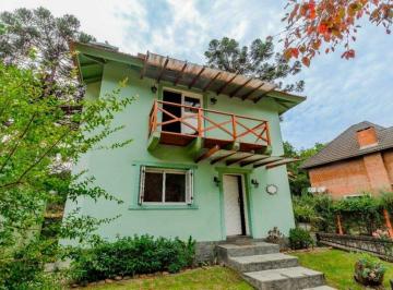 Casa · 289m² · 2 Vagas · CASA À VENDA EM CANELA 3 QUARTOS MOBILIADA