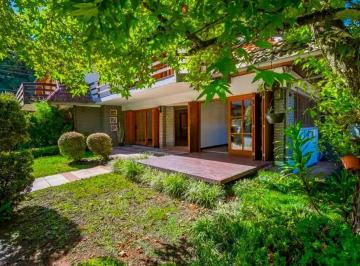 Casa · 196m² · 3 Vagas · CASA 3 DORMITÓRIOS