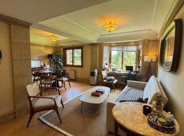 Apartamento · 67m² · 1 Vaga · APARTAMENTO 2 SUÍTES NO CENTRO DE GRAMADO RS