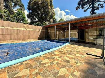 Casa · 220m² · 2 Vagas · CASA À VENDA COM PISCINA PERTO DO CENTRO EM CANELA