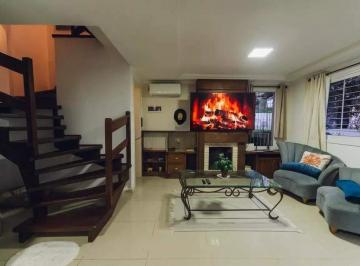 Casa · 80m² · 1 Vaga · CASA 3 SUÍTES NO CENTRO DE CANELA COM PÁTIO