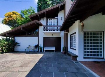 Casa · 243m² · 3 Vagas · CASA COM TERRENO GRANDE NO VILA SUZANA