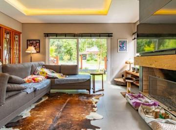 Casa · 180m² · 2 Vagas · CASA PARA INVESTIR NO MATO QUEIMADO GRAMADO
