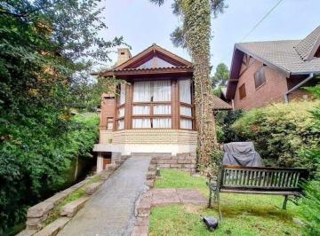 Casa · 170m² · 1 Vaga · CASA EM CONDOMÍNIO À VENDA NO CENTRO DE CANELA
