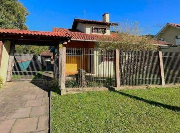 Casa · 212m² · 2 Vagas · CASA COM 3 QUARTOS PERTO DO CENTRO DE CANELA