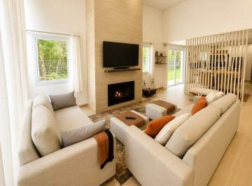 Casa · 184m² · 3 Vagas · CASA TÉRREA À VENDA COM 3 SUÍTES E 3 VAGAS