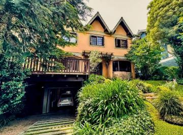 Casa · 205m² · 1 Vaga · CASA EM CONDOMÍNIO À VENDA CENTRO DE CANELA RS