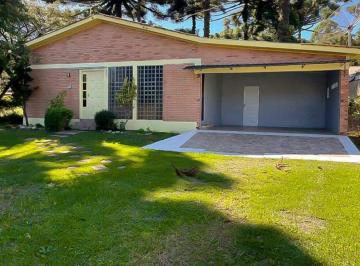 Casa · 145m² · 2 Vagas · CASA 3 DORMITÓRIOS EM CANELA