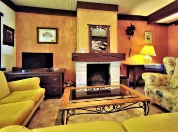 Casa · 173m² · 2 Vagas · CASA GEMINADA PERTO DO CENTRO GRAMADO