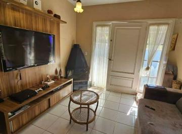 Casa · 74m² · 1 Vaga · CASA GEMINADA COM PÁTIO PRIVATIVO .