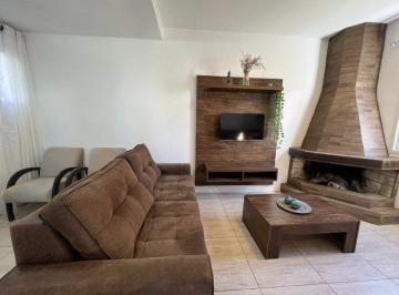 Casa · 108m² · 1 Vaga · CASA GEMINADA EM LOCALIZAÇÃO CENTRAL