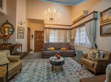 Casa · 270m² · 2 Vagas · CASA 4 DORMITÓRIOS EM BAIRRO NOBRE DE GRAMADO
