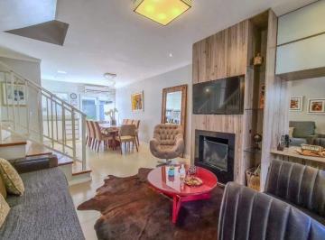Casa · 150m² · 1 Vaga · CASA GEMINADA EM CONDOMÍNIO