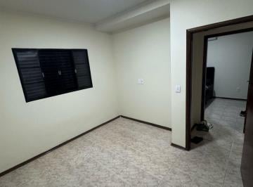 Casa Venda 160m² de 3 quartos · Casa para venda em Jardim Chácara Dos Pinheiros de 121.00m² com 3 Quartos, 1 Suite e 2 Garagens