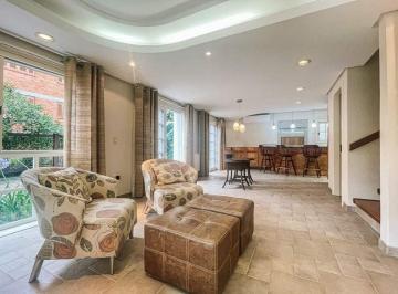 Casa · 180m² · 2 Vagas · CASA GEMINADA 4 DORMITÓRIOS