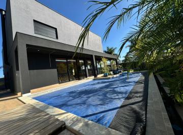Casa · 466m² · 5 Quartos · 4 Vagas · Casa de Condomínio para venda e aluguel em Alphaville Nova Esplanada de 466.00m² com 5 Quartos, 5 Su