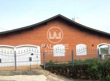 Casa · 329m² · 3 Quartos · 4 Vagas · Casa para alugar em Centro de 329.00m² com 3 Quartos, 1 Suite e 4 Garagens