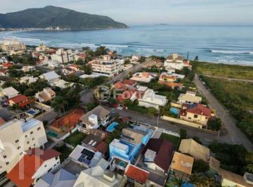 bd54b744 · Casa, 3 dormitórios, 350 m², em Pântano do Sul