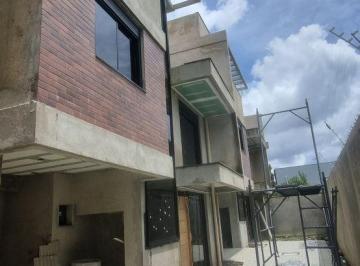 Casa de 4 quartos, Curitiba · RESIDENCIA TRIPLEX 03 SUÍTES JARDIM SOCIAL COM ESCADA PANORÂMICA E ROOFTOP PRIVATIVO