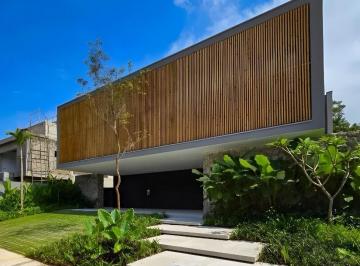 Casa · 380m² · 4 Quartos · 4 Vagas · Residência de Alto Padrão MOBILIADA E DECORADA, NOVA, a venda na Riviera de São Lourenço.