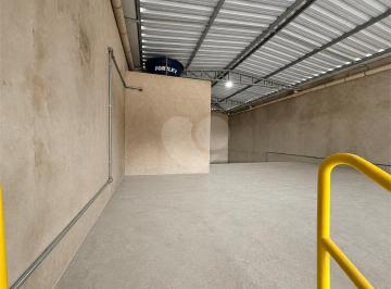 Galpão comercial novo com 240 m² sendo 40m2 de mezanino, na Rua dos Trilhos, em · Galpão à venda em Mooca - SP