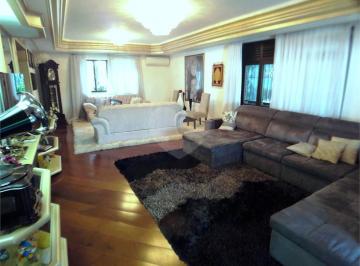 Excelente casa de esquina em terreno de 1.000 m², com um maravilhoso jardim de e · Casa com 5 quartos à venda em Butantã - SP