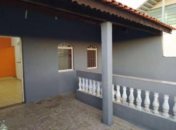 Casa de 2 quartos, Mogi das Cruzes · Casa Assobradada à Venda na Vila Cecília com Quintal e 2 Vagas por R$ 390 Mil