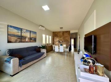 Casa de 3 quartos, Sobradinho · 3 QUARTOS / ÁREA GOURMET / AMPLO POMAR / ENERGIA SOLAR / CONDOMÍNIO FECHADO